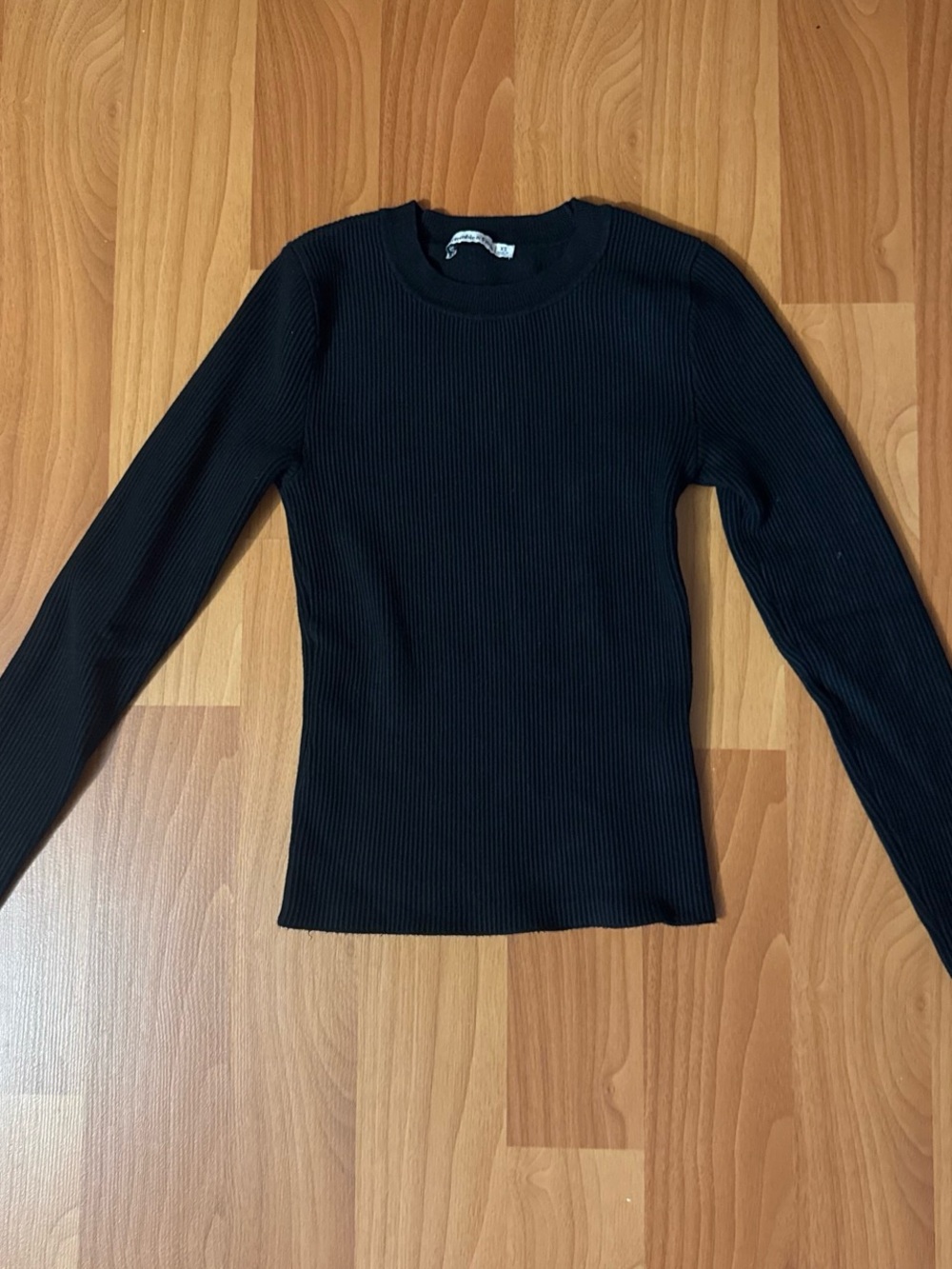 Abercrombie & Fitch black ribbed crewneck sweater